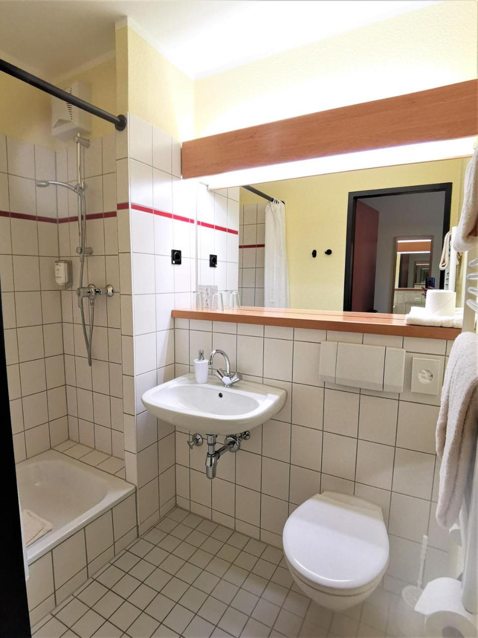 Acron-Hotel Quedlinburg Bagian luar foto